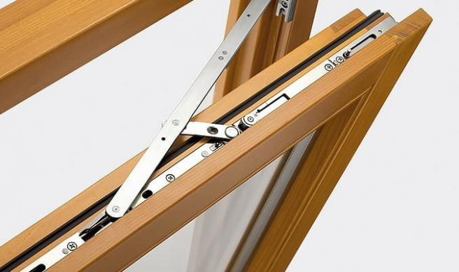 reparation de quincaillerie oscillo-battant sur chassis bois Province Luxembourg